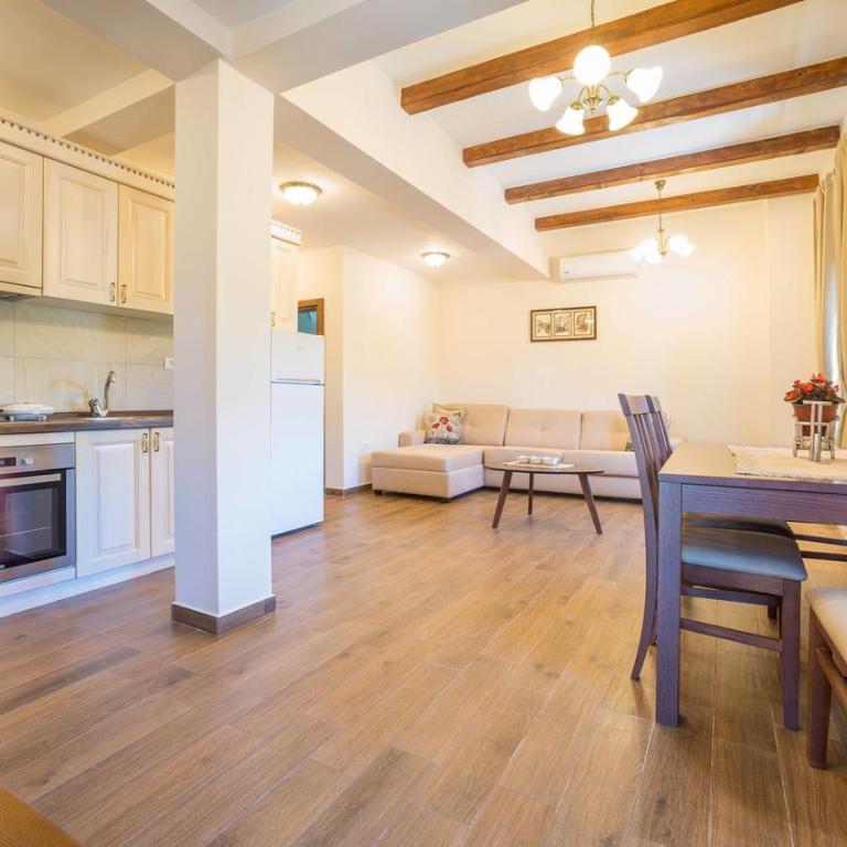Villa Old Castle Apartments - Villa with Private Pool - 28