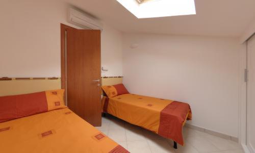 CASA VACANZE SANTI - Casa con 2 Camere da Letto - 6