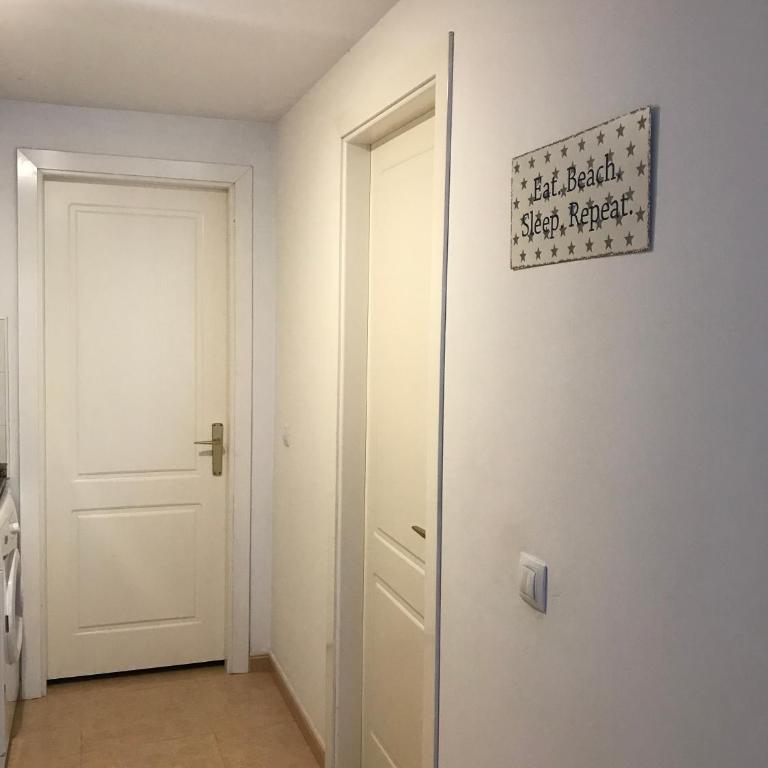 MY PRETTY HOME - Lovely and spacious surrounded by tropical gardens - private covered and uncovered terrace - pool - parking - FREE FIBRE OPTIC INTERNET - Apartamento con vistas a la piscina - 32