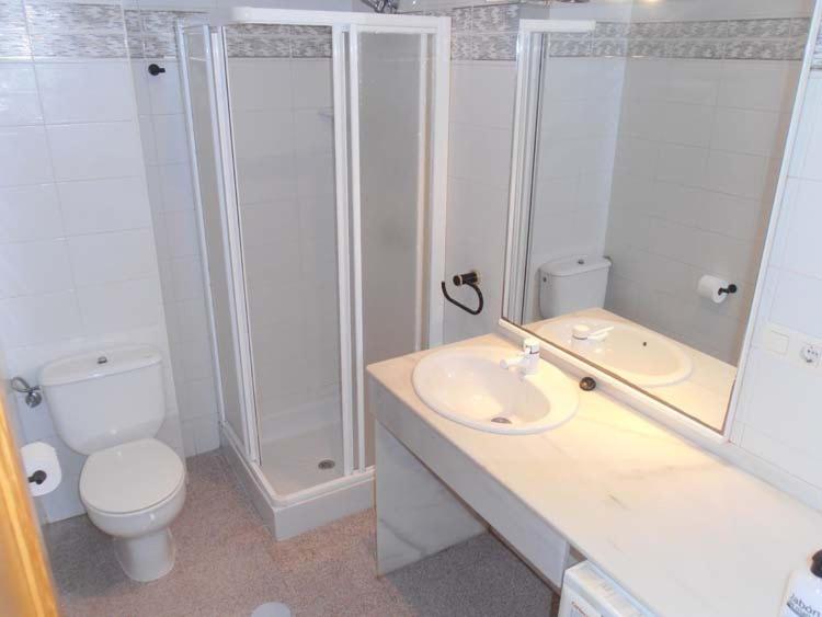 ApartRoquetas - One-Bedroom Apartment - 12