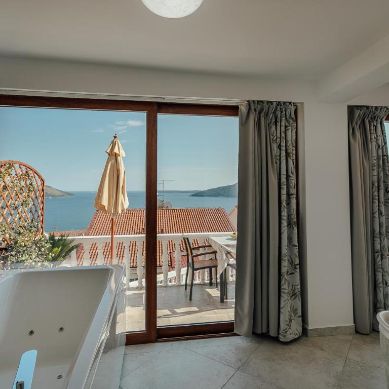 Apartments Belvedere - Studio Apartment with Sea View - 5