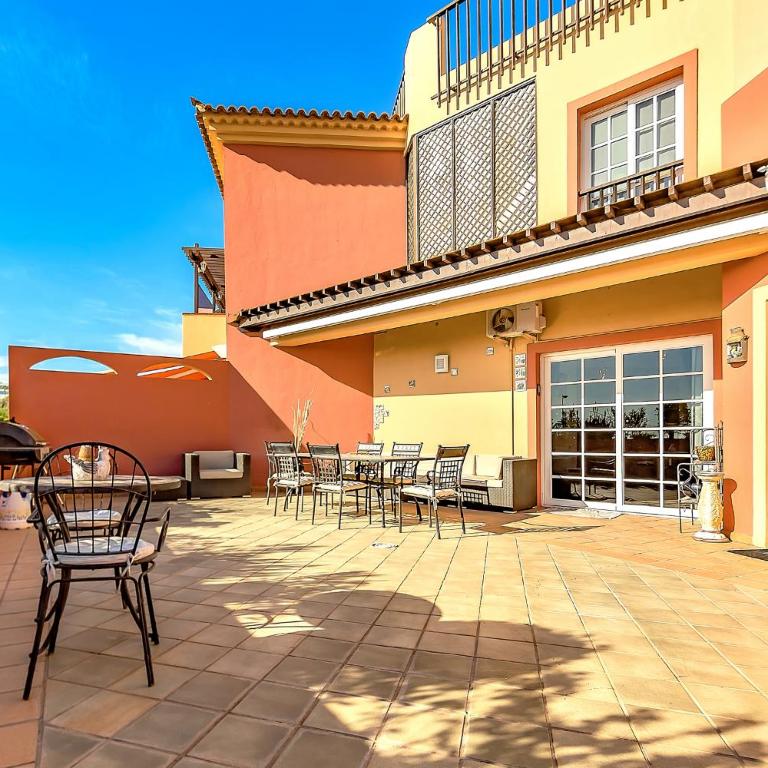 Apartment with large terrace in Terrazas del Duque - Apartamento de 3 dormitorios - 2