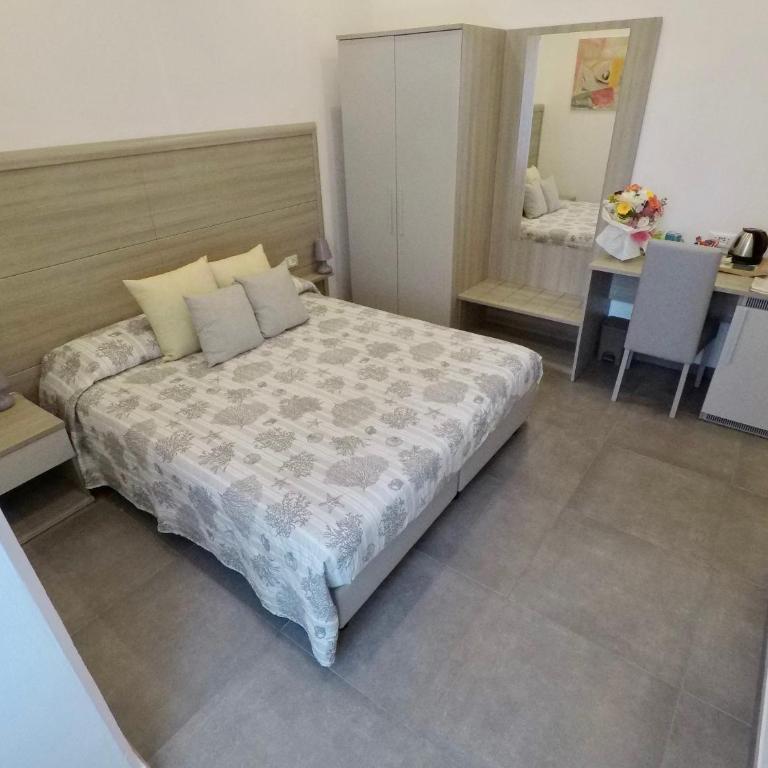 Mare dentro rooms - Camera Matrimoniale/Doppia con Letti Singoli con Bagno Privato - 10