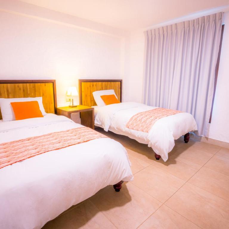 Howard Johnson by Wyndham Montañita - 2 Twin Beds, Pool View, Non Smoking - 1