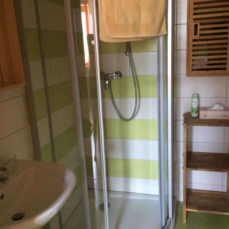 Ferienwohnung Frieser - Apartment mit 2 Schlafzimmern, Terrasse und Seeblick - 7