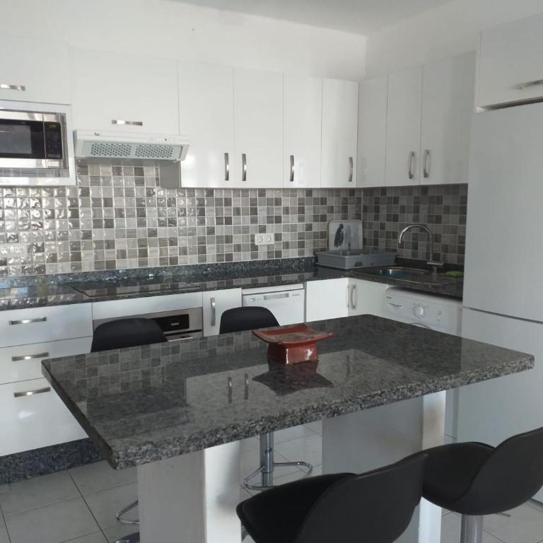 Bungalow Playa Bastian - Piscina climatizada - Wifi - Playa 1 min. - Apartamento de 2 dormitorios - 8