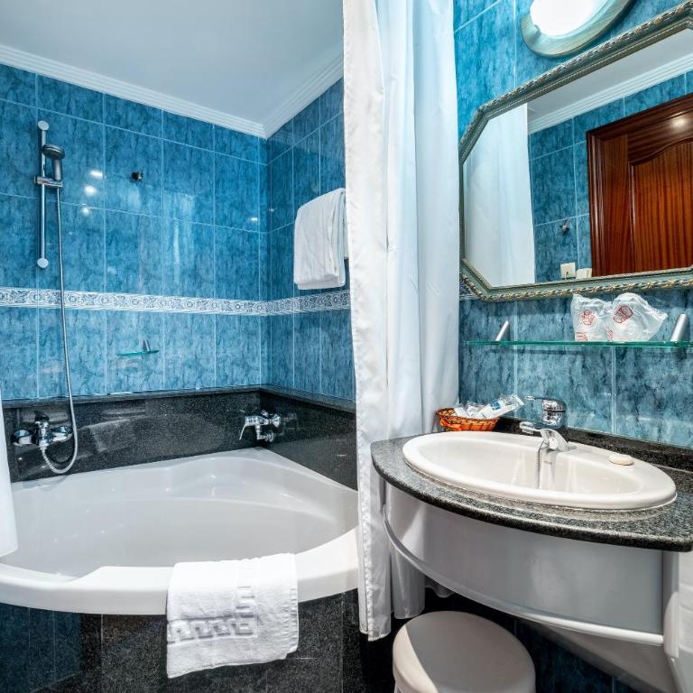 Hotel Canadá - Suite con balcón - 3