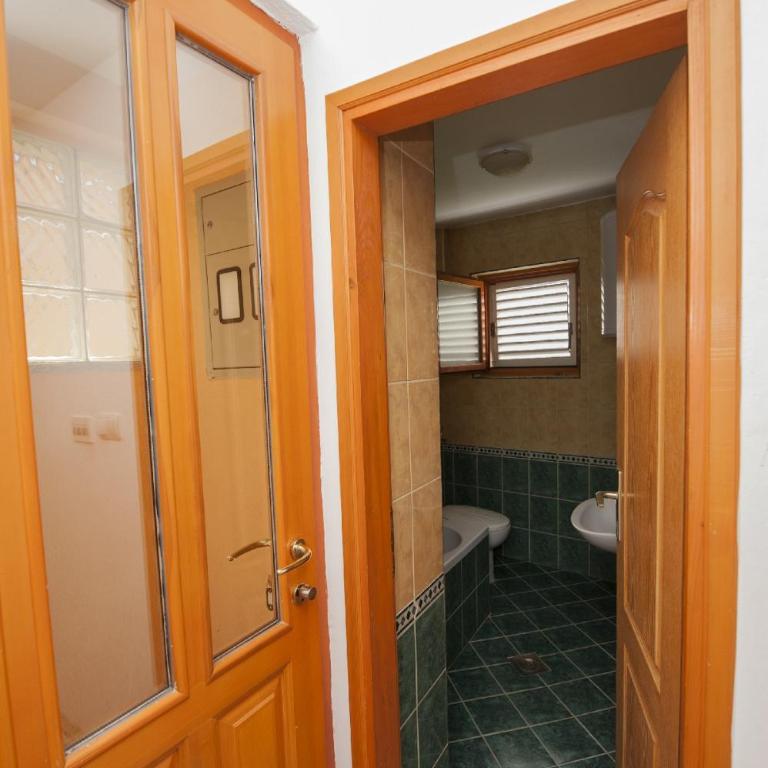Apartments For Friends - Komfor Apartman s 2 Spavaće Sobe i Balkonom - 7