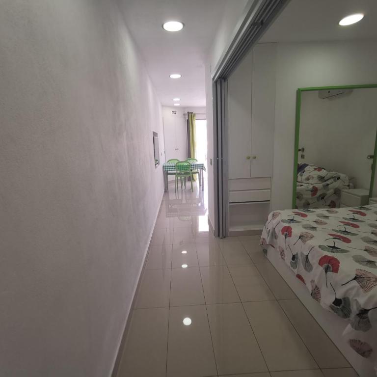 Tenerife Royal Gardens - Las Vistas TRG - Viviendas Vacacionales - Holiday Home with Terrace and Lateral Sea View - 10