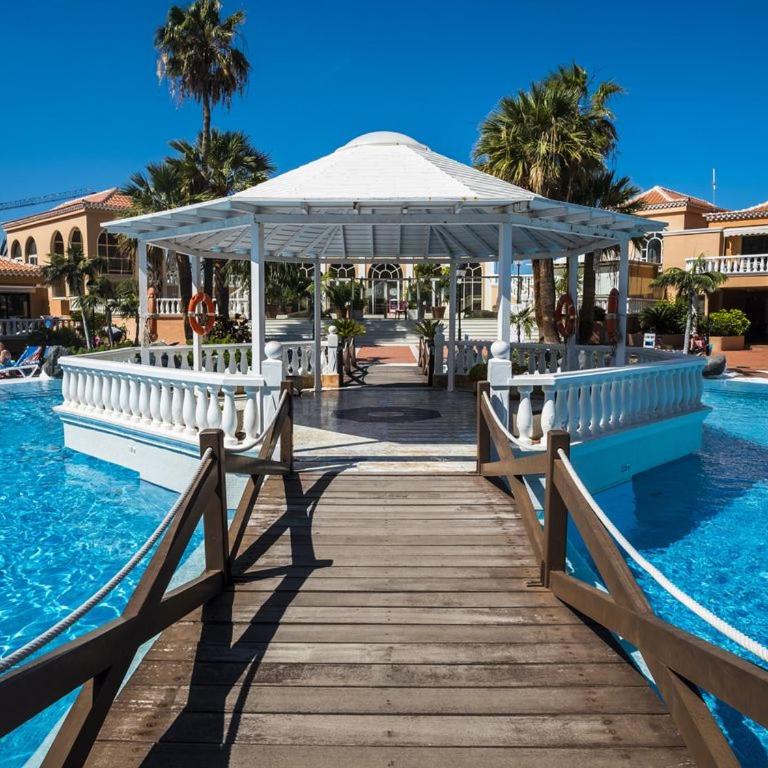 Tenerife Royal Gardens - Las Vistas TRG - Viviendas Vacacionales - Holiday Home with Terrace and Lateral Sea View - 2