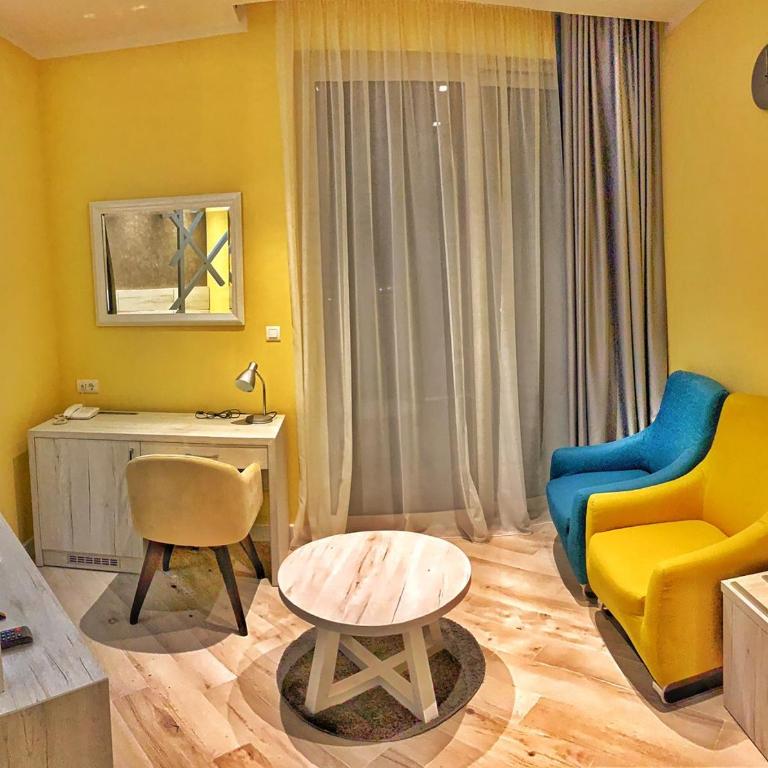 Hotel Pierina - Deluks Dvokrevetna Soba sa Bračnim Krevetom i Pogledom na More - 1