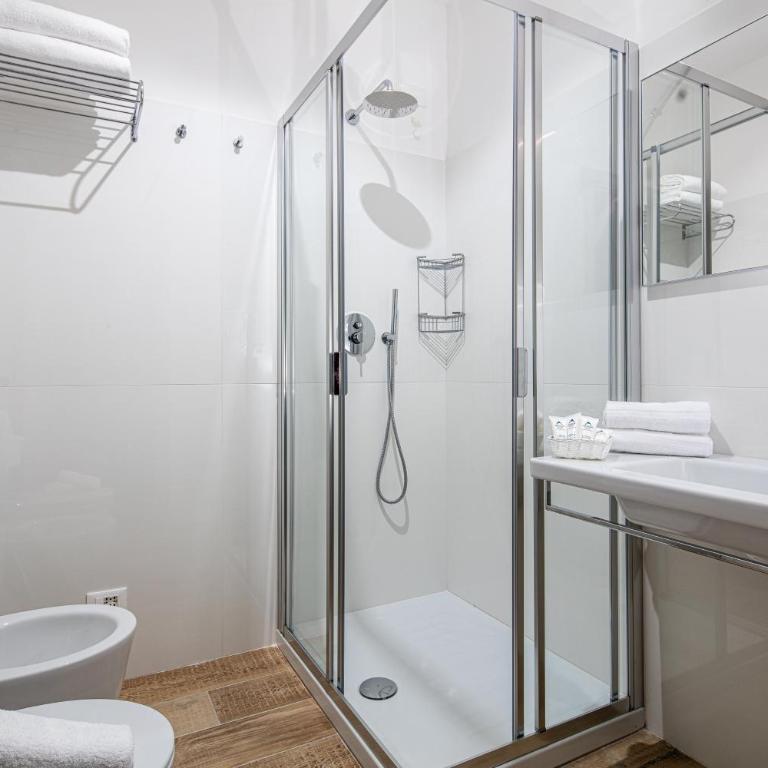 Hotel Capitol - Superior Double Room with Sofa Bed and Direct Sea View - 2