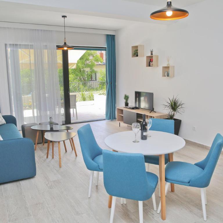 Apartments Boka Blue Dobrota Kotor - Apartment with Terrace - 4
