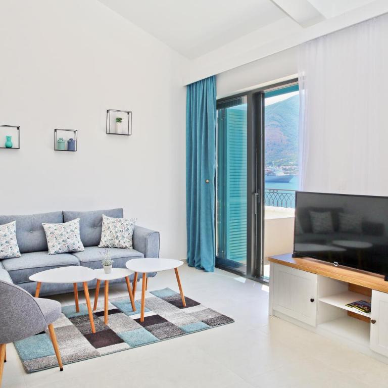 Apartments Boka Blue Dobrota Kotor - Penthouse Apartment - 9