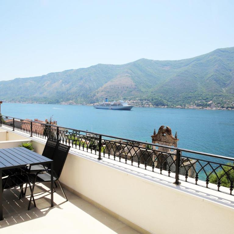 Apartments Boka Blue Dobrota Kotor - Penthouse Apartment - 4