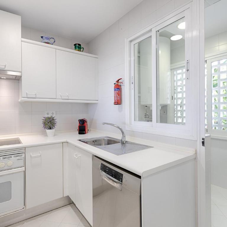 Hanami Alcazaba Beach Front Sea View - Apartamento de 2 dormitorios - 12