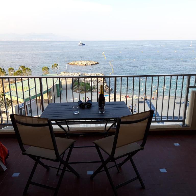 Antibes: A nest perched on the sea! - Apartment mit 1 Schlafzimmer - 3