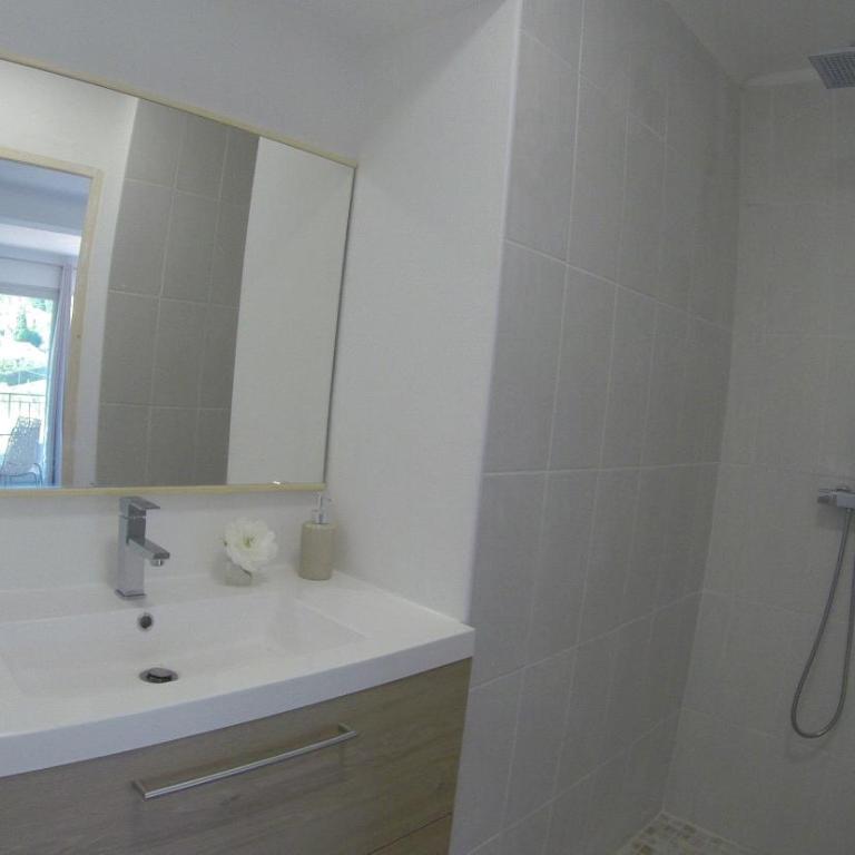 Maison Carles BnB - Appartement avec Balcon - 2