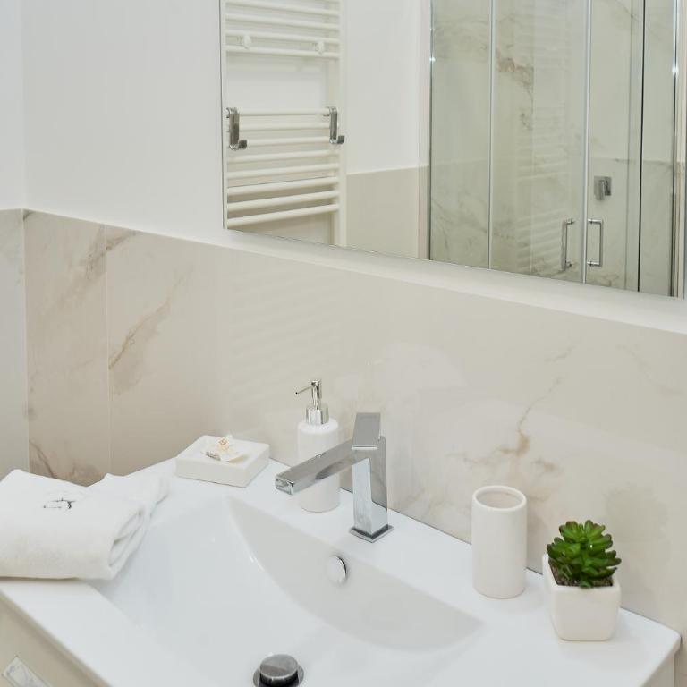 Dimora Casanello - Camera Tripla con Bagno Privato Esterno - 19