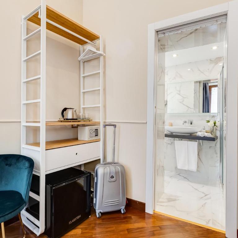 Trevi Private Suites by Premium Suites Collection - Deluxe Suite - 6