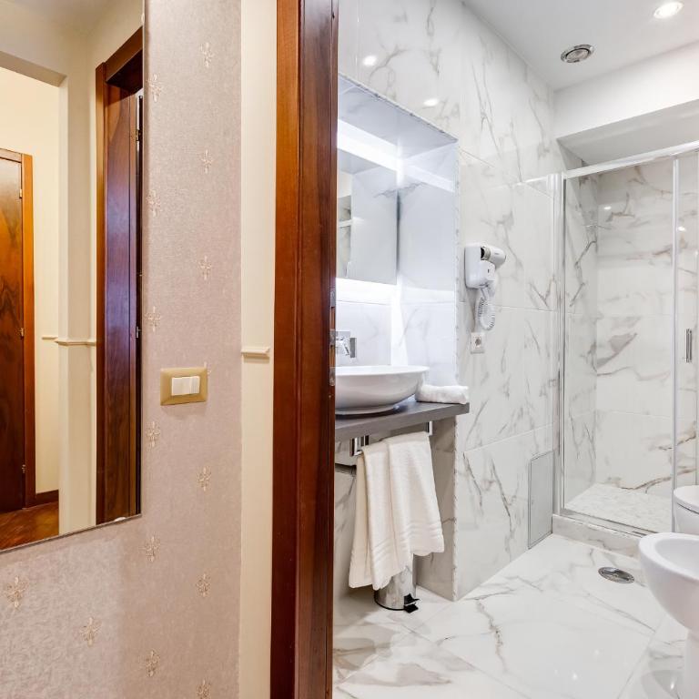 Trevi Private Suites by Premium Suites Collection - Standard Double Suite - 13