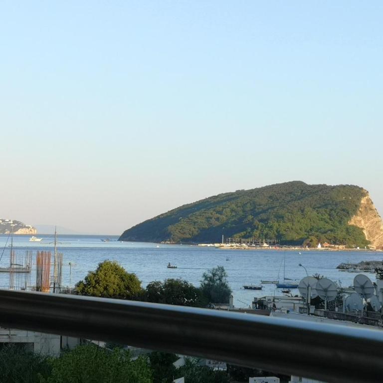 City M - Apartment with Sea View - 4