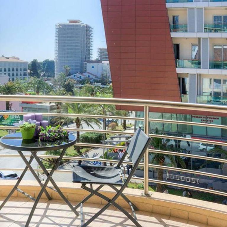 City M - Apartment with Sea View - 2