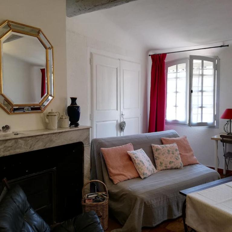Studio ensoleillé, typique centre historique, wifi - Appartement - 10