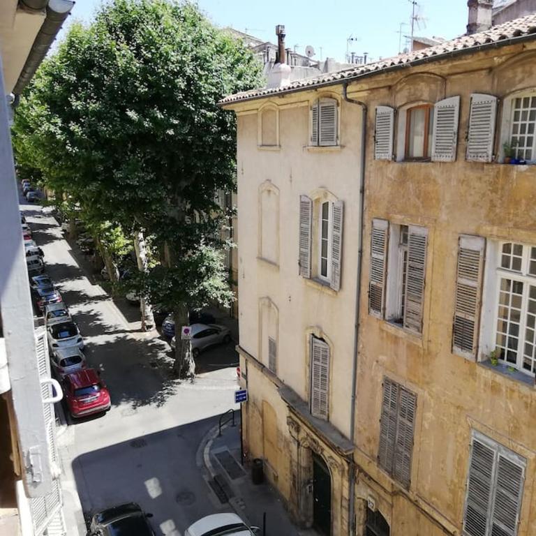 Studio ensoleillé, typique centre historique, wifi - Appartement - 20