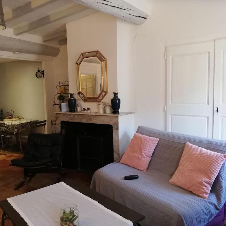 Studio ensoleillé, typique centre historique, wifi - Appartement - 23