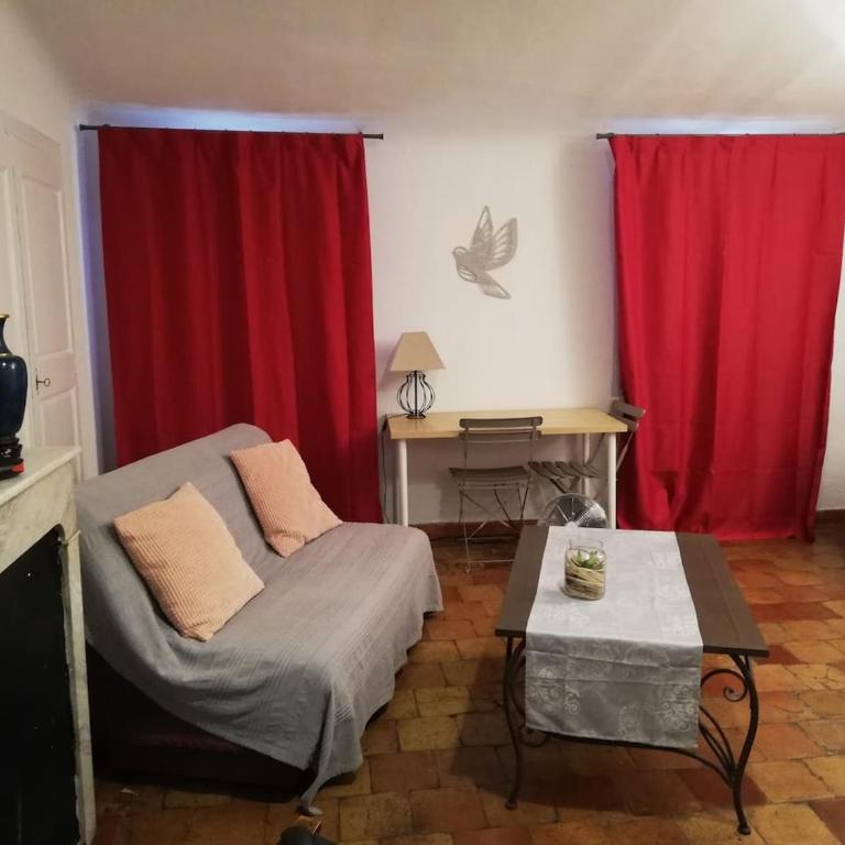Studio ensoleillé, typique centre historique, wifi - Appartement - 24