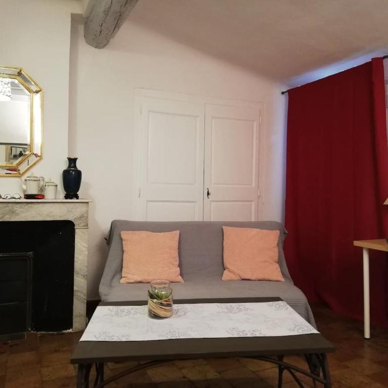 Studio ensoleillé, typique centre historique, wifi - Appartement - 36