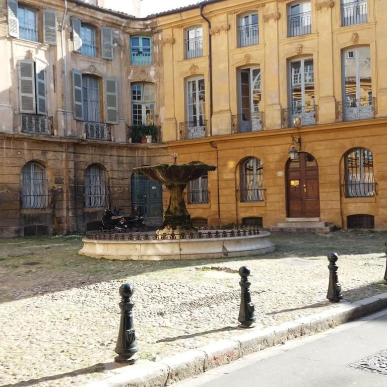 Studio ensoleillé, typique centre historique, wifi - Appartement - 46