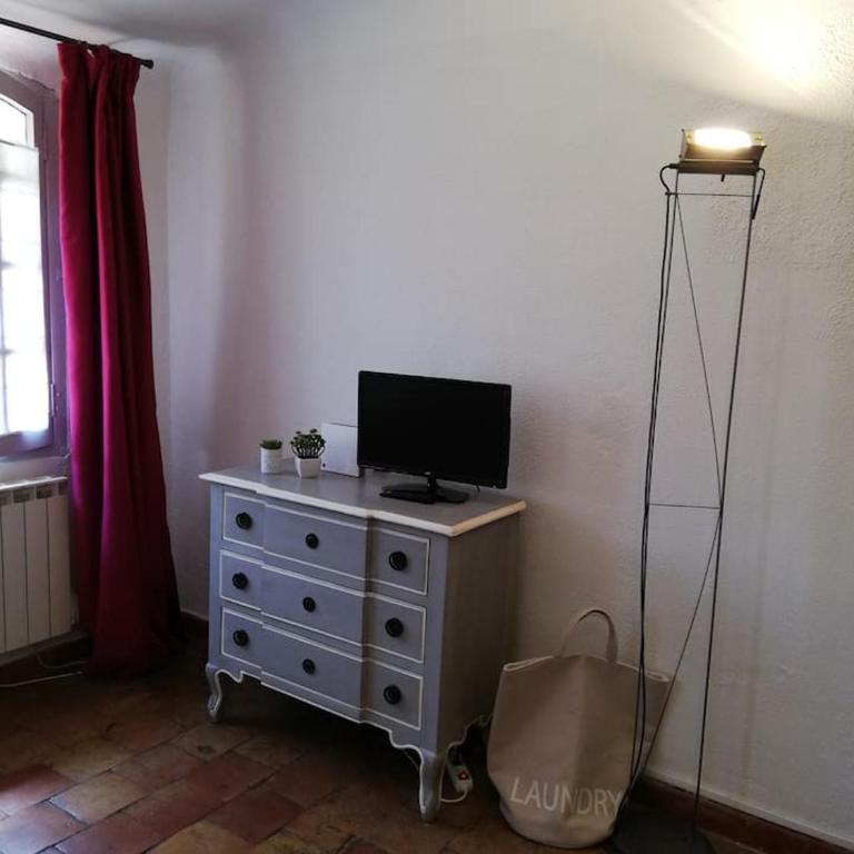 Studio ensoleillé, typique centre historique, wifi - Appartement - 50