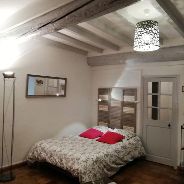 Studio ensoleillé, typique centre historique, wifi - Appartement - 39