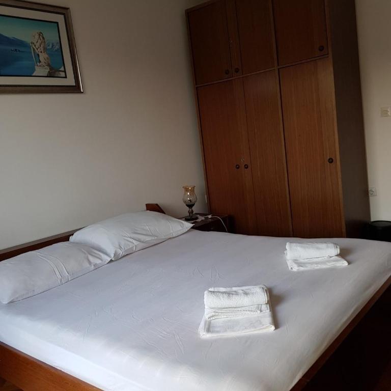 Sobe i apartmani Marović - Double Room with Shared Bathroom - 12