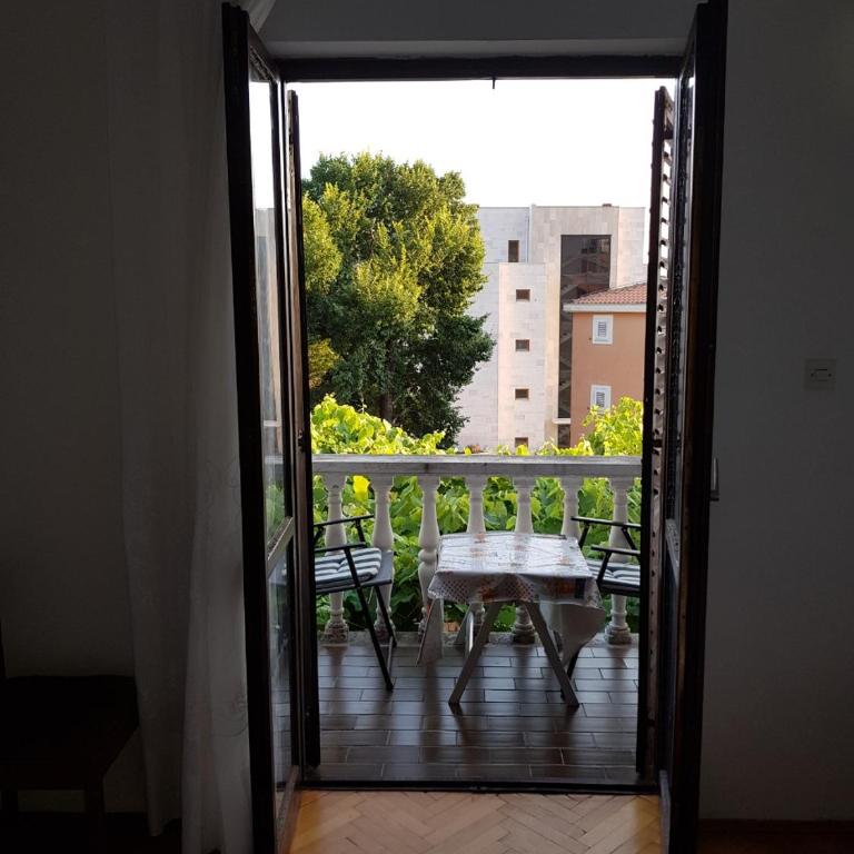 Sobe i apartmani Marović - Double Room with Shared Bathroom - 9