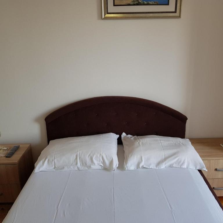 Sobe i apartmani Marović - Double Room with Shared Bathroom - 6