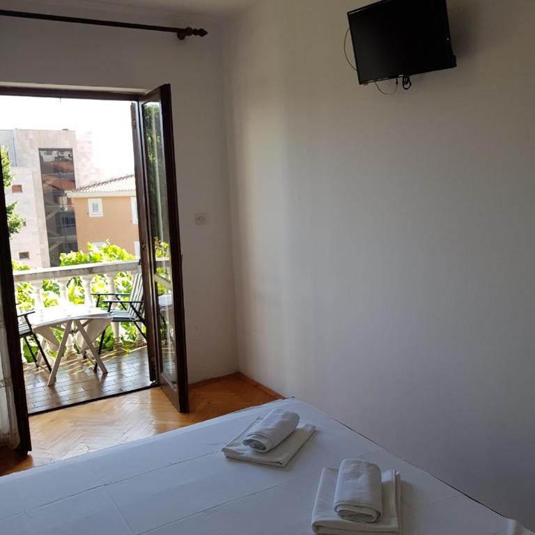 Sobe i apartmani Marović - Double Room with Shared Bathroom - 5