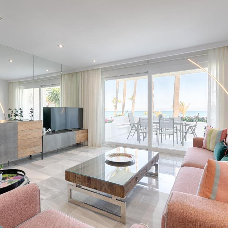 Hanami Alcazaba Beach Front Sea View - Apartamento de 2 dormitorios - 3