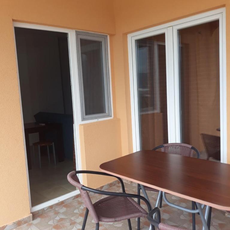 Apartmani Stojanović - Apartman s 1 Spavaćom Sobom i Balkonom - 2
