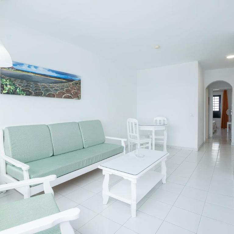 Apartamentos Moraña - One-Bedroom Apartment with View - 11