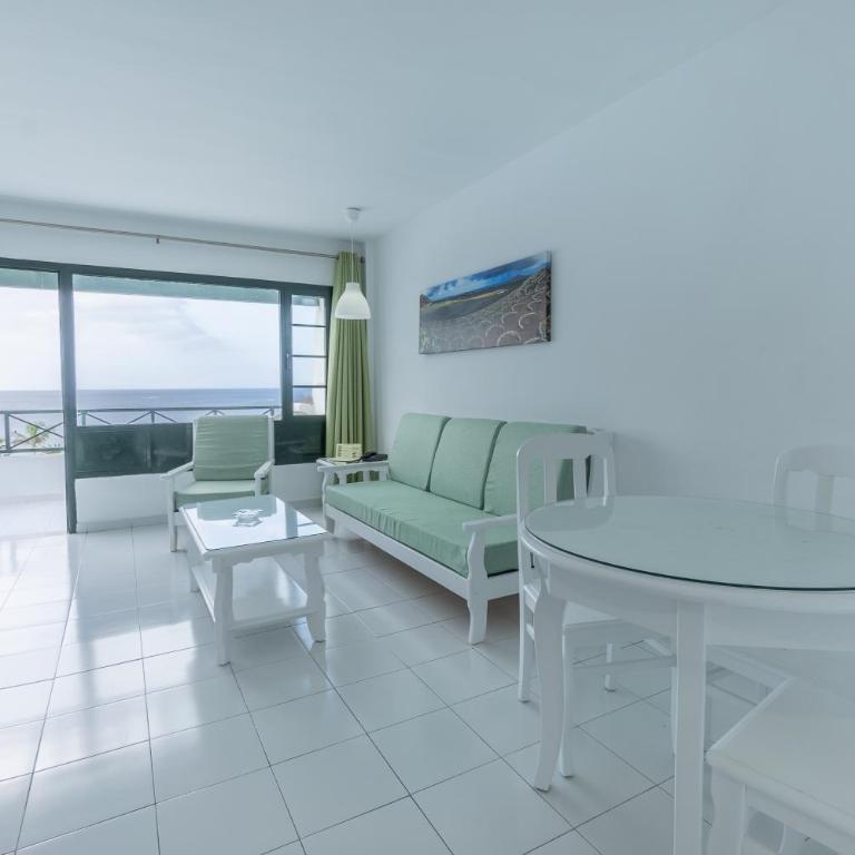 Apartamentos Moraña - One-Bedroom Apartment with View - 13