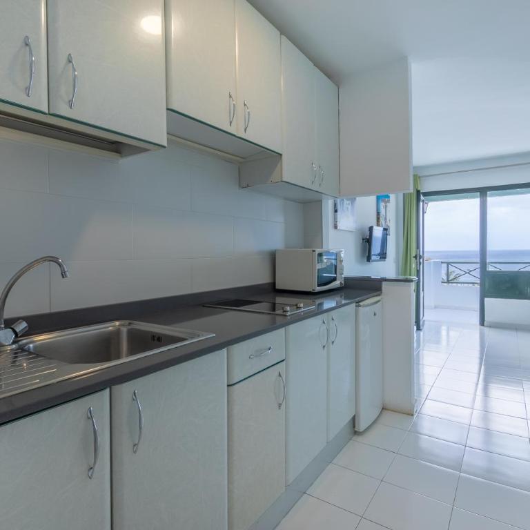 Apartamentos Moraña - One-Bedroom Apartment with View - 14
