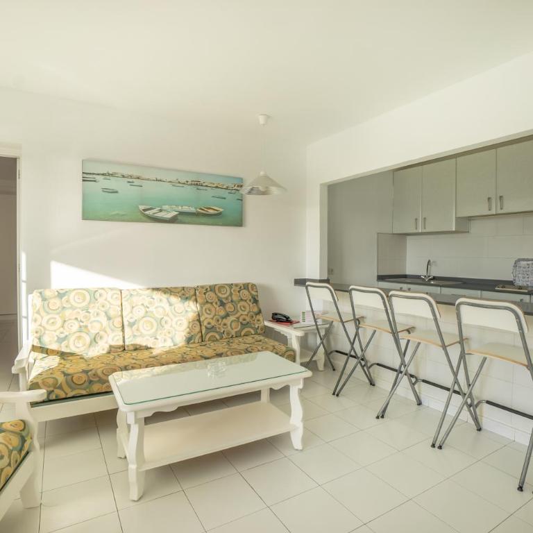 Apartamentos Moraña - Two-Bedroom Apartment (5 Adults) - 5