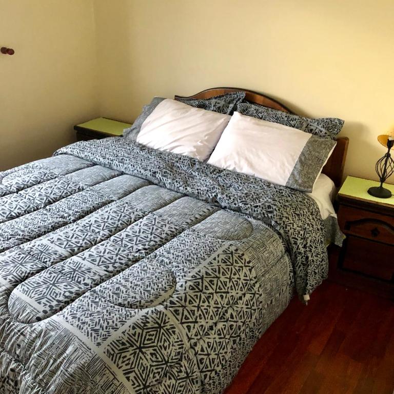 Depto en pleno centro con estacionamiento - Apartamento de 2 dormitorios - 5