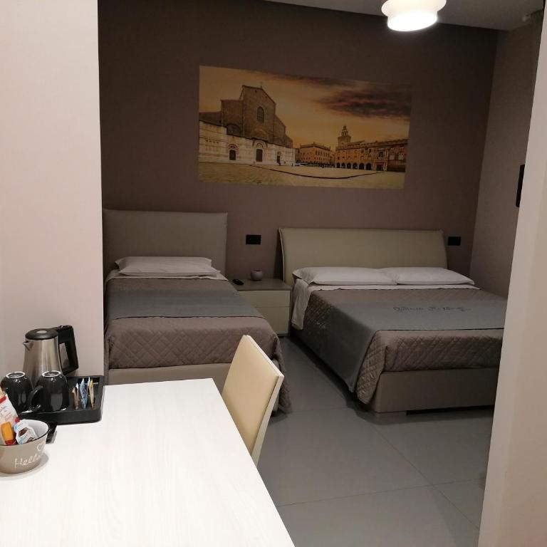 Galliera Residence B&B - Deluxe Triple Room with Private Bathroom - 2