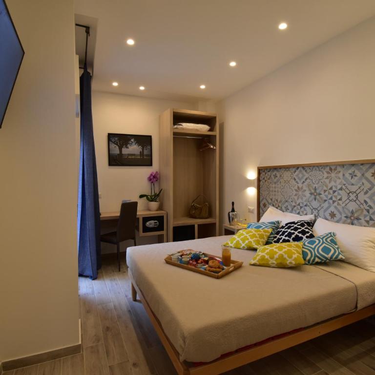 Effe Home Sorrento - Double Room with Balcony - 12
