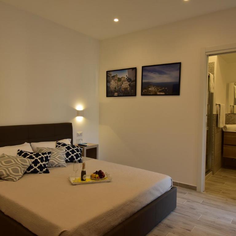 Effe Home Sorrento - Double Room with Balcony - 11