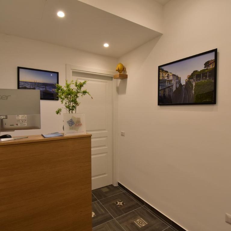 Effe Home Sorrento - Double Room with Balcony - 4